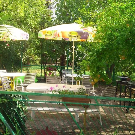 Apartman 10 *