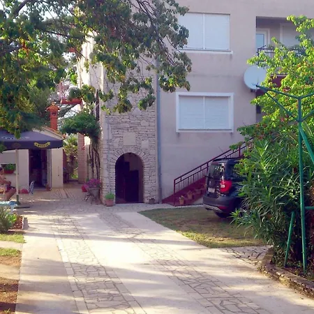10 Apartman *