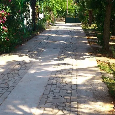 10 Apartman *
